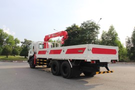 CẨU UNIC UR-V630K